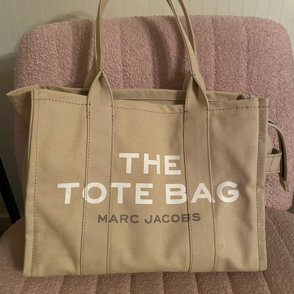 Marc Jacobs Beige Tote Bag